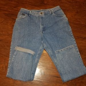 *VINTAGE* Light wash wrangler mom jean.